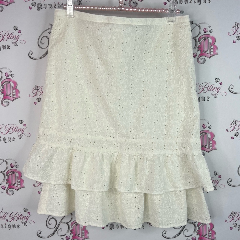 Le Chateau skirt ruffle hem floral crochet style white Cream Asymmetrical Skirt